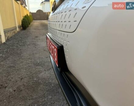 Білий Хендай Kona Electric, об'ємом двигуна 0 л та пробігом 64 тис. км за 16950 $, фото 23 на Automoto.ua