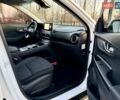 Белый Хендай Kona Electric, объемом двигателя 0 л и пробегом 78 тыс. км за 17250 $, фото 68 на Automoto.ua