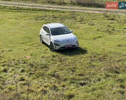 Белый Хендай Kona Electric, объемом двигателя 0 л и пробегом 101 тыс. км за 19800 $, фото 10 на Automoto.ua