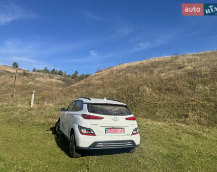 Белый Хендай Kona Electric, объемом двигателя 0 л и пробегом 101 тыс. км за 19800 $, фото 12 на Automoto.ua