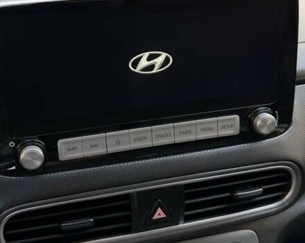 Білий Хендай Kona Electric, об'ємом двигуна 0 л та пробігом 64 тис. км за 16950 $, фото 97 на Automoto.ua