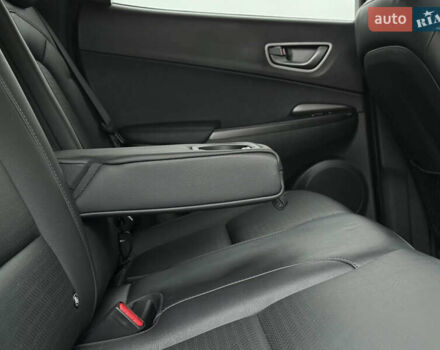 Белый Хендай Kona Electric, объемом двигателя 0 л и пробегом 98 тыс. км за 18999 $, фото 36 на Automoto.ua