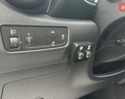 Белый Хендай Kona Electric, объемом двигателя 0 л и пробегом 124 тыс. км за 17494 $, фото 24 на Automoto.ua