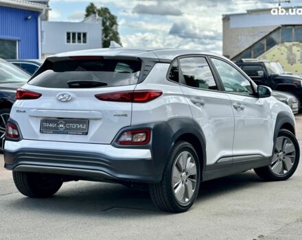 Белый Хендай Kona Electric, объемом двигателя 0 л и пробегом 149 тыс. км за 15350 $, фото 4 на Automoto.ua
