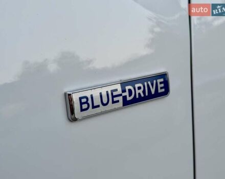 Белый Хендай Kona Electric, объемом двигателя 0 л и пробегом 78 тыс. км за 17250 $, фото 30 на Automoto.ua