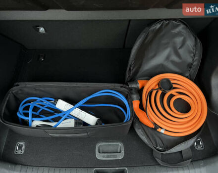 Білий Хендай Kona Electric, об'ємом двигуна 0 л та пробігом 70 тис. км за 19828 $, фото 39 на Automoto.ua