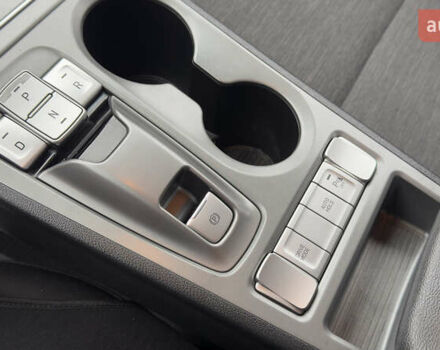 Белый Хендай Kona Electric, объемом двигателя 0 л и пробегом 124 тыс. км за 17494 $, фото 33 на Automoto.ua