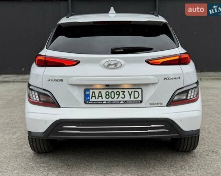 Белый Хендай Kona Electric, объемом двигателя 0 л и пробегом 64 тыс. км за 21499 $, фото 30 на Automoto.ua