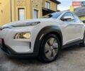 Білий Хендай Kona Electric, об'ємом двигуна 0 л та пробігом 64 тис. км за 16950 $, фото 1 на Automoto.ua