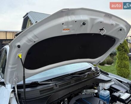 Белый Хендай Kona Electric, объемом двигателя 0 л и пробегом 92 тыс. км за 17950 $, фото 45 на Automoto.ua