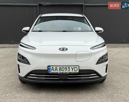 Белый Хендай Kona Electric, объемом двигателя 0 л и пробегом 64 тыс. км за 21499 $, фото 1 на Automoto.ua