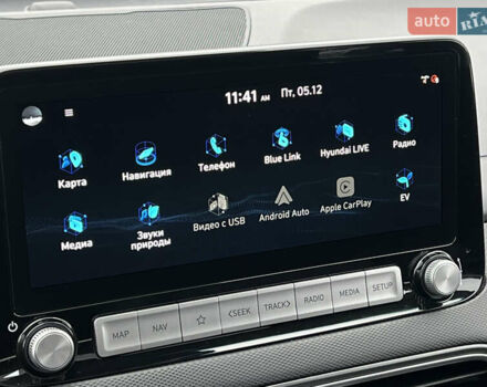 Белый Хендай Kona Electric, объемом двигателя 0 л и пробегом 111 тыс. км за 18570 $, фото 82 на Automoto.ua