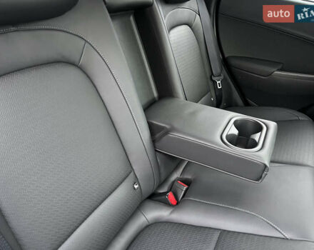 Белый Хендай Kona Electric, объемом двигателя 0 л и пробегом 111 тыс. км за 18570 $, фото 46 на Automoto.ua