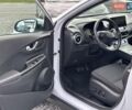 Белый Хендай Kona Electric, объемом двигателя 0 л и пробегом 103 тыс. км за 19450 $, фото 35 на Automoto.ua