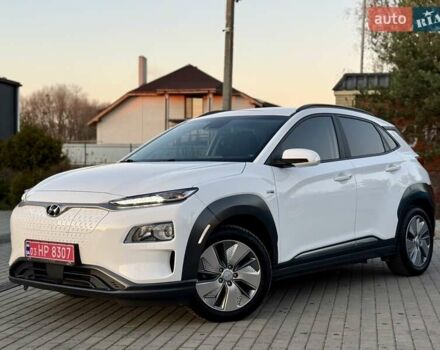 Белый Хендай Kona Electric, объемом двигателя 0 л и пробегом 78 тыс. км за 17250 $, фото 9 на Automoto.ua