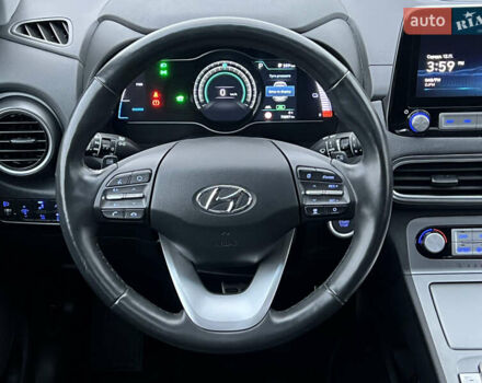 Білий Хендай Kona Electric, об'ємом двигуна 0 л та пробігом 70 тис. км за 19828 $, фото 54 на Automoto.ua