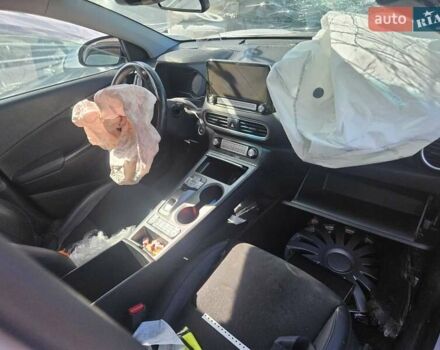 Білий Хендай Kona Electric, об'ємом двигуна 0 л та пробігом 89 тис. км за 9999 $, фото 6 на Automoto.ua