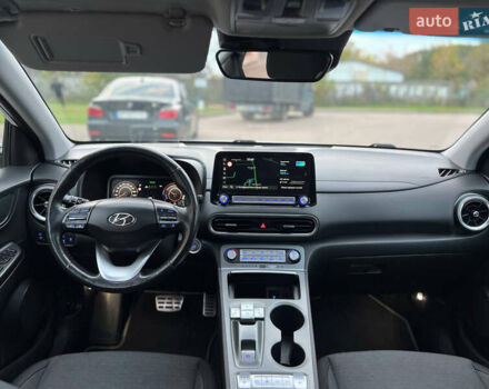 Белый Хендай Kona Electric, объемом двигателя 0 л и пробегом 120 тыс. км за 19550 $, фото 11 на Automoto.ua