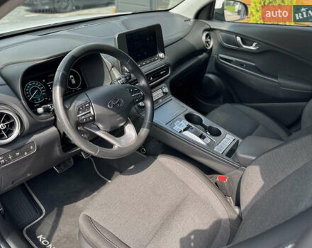 Білий Хендай Kona Electric, об'ємом двигуна 0 л та пробігом 93 тис. км за 18900 $, фото 33 на Automoto.ua