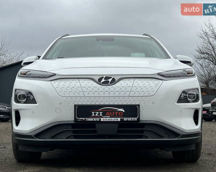 Белый Хендай Kona Electric, объемом двигателя 0 л и пробегом 111 тыс. км за 18570 $, фото 1 на Automoto.ua