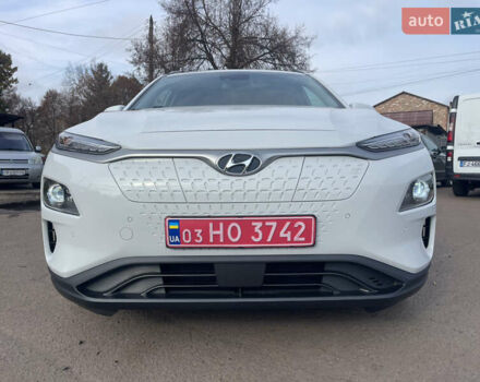 Белый Хендай Kona Electric, объемом двигателя 0 л и пробегом 117 тыс. км за 16500 $, фото 4 на Automoto.ua