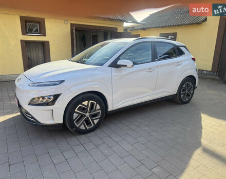 Белый Хендай Kona Electric, объемом двигателя 0 л и пробегом 101 тыс. км за 19800 $, фото 32 на Automoto.ua