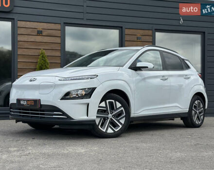 Білий Хендай Kona Electric, об'ємом двигуна 0 л та пробігом 93 тис. км за 18900 $, фото 2 на Automoto.ua