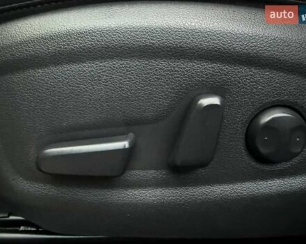 Белый Хендай Kona Electric, объемом двигателя 0 л и пробегом 92 тыс. км за 17950 $, фото 75 на Automoto.ua