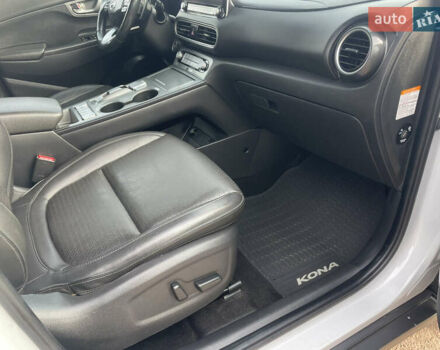 Белый Хендай Kona Electric, объемом двигателя 0 л и пробегом 117 тыс. км за 16500 $, фото 22 на Automoto.ua