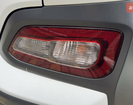 Белый Хендай Kona Electric, объемом двигателя 0 л и пробегом 124 тыс. км за 17494 $, фото 76 на Automoto.ua