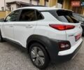 Белый Хендай Kona Electric, объемом двигателя 0 л и пробегом 92 тыс. км за 17950 $, фото 3 на Automoto.ua