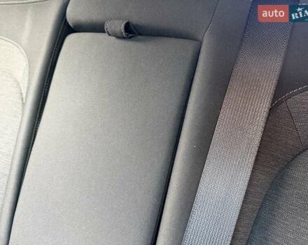 Білий Хендай Kona Electric, об'ємом двигуна 0 л та пробігом 64 тис. км за 16950 $, фото 104 на Automoto.ua