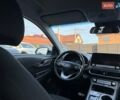Белый Хендай Kona Electric, объемом двигателя 0 л и пробегом 82 тыс. км за 16450 $, фото 77 на Automoto.ua