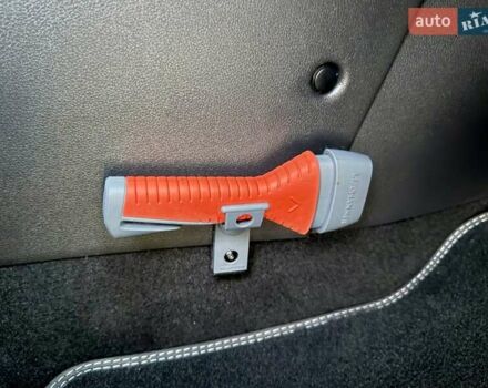 Белый Хендай Kona Electric, объемом двигателя 0 л и пробегом 78 тыс. км за 17250 $, фото 77 на Automoto.ua