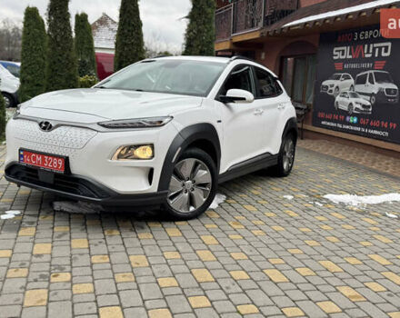 Белый Хендай Kona Electric, объемом двигателя 0 л и пробегом 124 тыс. км за 17494 $, фото 70 на Automoto.ua