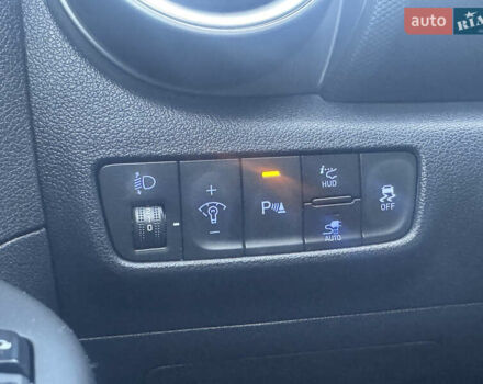 Белый Хендай Kona Electric, объемом двигателя 0 л и пробегом 101 тыс. км за 19800 $, фото 16 на Automoto.ua