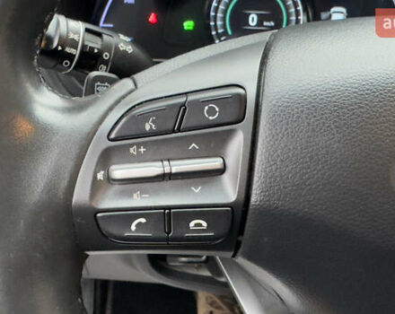 Белый Хендай Kona Electric, объемом двигателя 0 л и пробегом 124 тыс. км за 17494 $, фото 69 на Automoto.ua