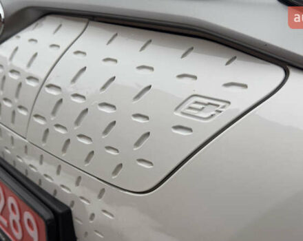 Белый Хендай Kona Electric, объемом двигателя 0 л и пробегом 124 тыс. км за 17494 $, фото 16 на Automoto.ua