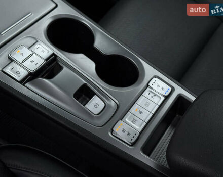 Белый Хендай Kona Electric, объемом двигателя 0 л и пробегом 98 тыс. км за 18999 $, фото 21 на Automoto.ua