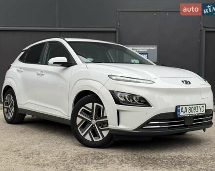Белый Хендай Kona Electric, объемом двигателя 0 л и пробегом 64 тыс. км за 21499 $, фото 24 на Automoto.ua