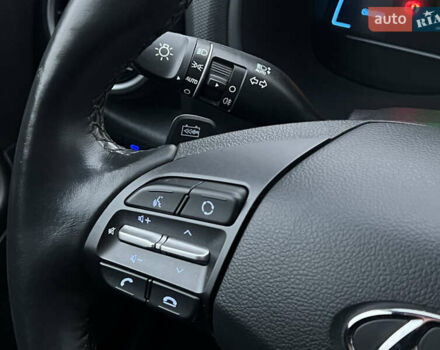 Білий Хендай Kona Electric, об'ємом двигуна 0 л та пробігом 70 тис. км за 19828 $, фото 56 на Automoto.ua