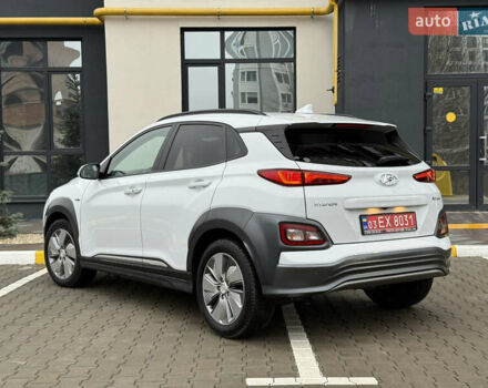 Белый Хендай Kona Electric, объемом двигателя 0 л и пробегом 98 тыс. км за 18999 $, фото 11 на Automoto.ua
