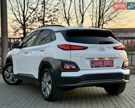 Белый Хендай Kona Electric, объемом двигателя 0 л и пробегом 78 тыс. км за 17250 $, фото 11 на Automoto.ua
