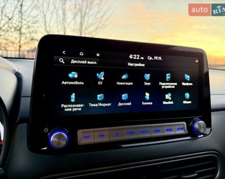 Белый Хендай Kona Electric, объемом двигателя 0 л и пробегом 78 тыс. км за 17250 $, фото 63 на Automoto.ua