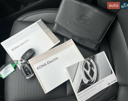 Белый Хендай Kona Electric, объемом двигателя 0 л и пробегом 111 тыс. км за 18570 $, фото 85 на Automoto.ua