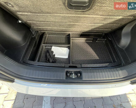 Белый Хендай Kona Electric, объемом двигателя 0 л и пробегом 51 тыс. км за 16999 $, фото 25 на Automoto.ua