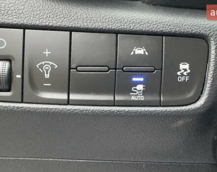 Белый Хендай Kona Electric, объемом двигателя 0 л и пробегом 124 тыс. км за 17494 $, фото 65 на Automoto.ua