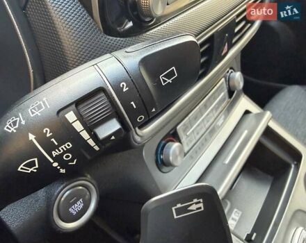 Білий Хендай Kona Electric, об'ємом двигуна 0 л та пробігом 64 тис. км за 16950 $, фото 88 на Automoto.ua