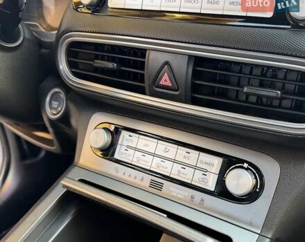 Білий Хендай Kona Electric, об'ємом двигуна 0 л та пробігом 64 тис. км за 16950 $, фото 80 на Automoto.ua