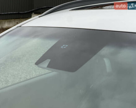 Білий Хендай Kona Electric, об'ємом двигуна 0 л та пробігом 70 тис. км за 19828 $, фото 22 на Automoto.ua